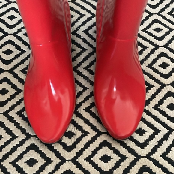 Kate Spade NY Penny Red Shiny Rubber Short Rain Boot Size 10 - Picture 3 of 8